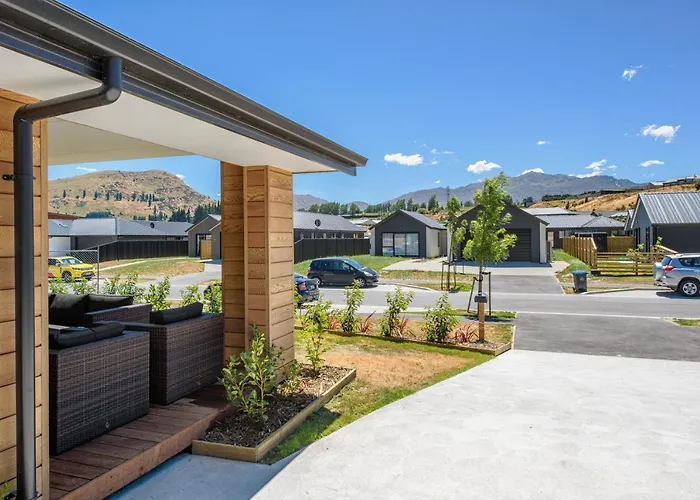 Wanderlust - Queenstown Holiday Home