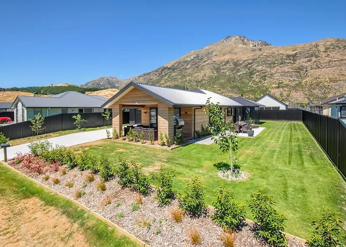 Wanderlust - Queenstown Holiday Home